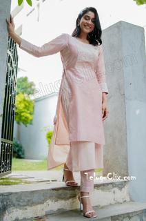 Regina Cassandra feet photo thumbnail