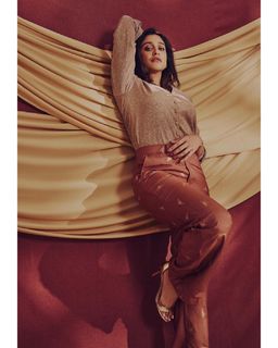 Regina Cassandra feet photo thumbnail