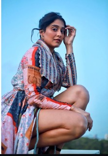 Regina Cassandra feet photo thumbnail