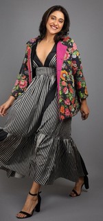 Regina Cassandra feet photo thumbnail