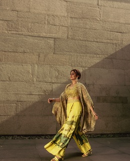 Regina Cassandra feet photo thumbnail