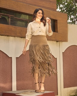 Regina Cassandra feet photo thumbnail