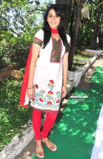 Regina Cassandra feet photo thumbnail