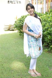 Regina Cassandra feet photo thumbnail