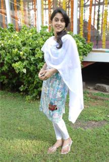 Regina Cassandra feet photo thumbnail
