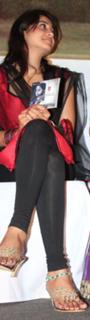 Regina Cassandra feet photo thumbnail