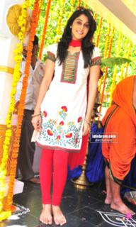 Regina Cassandra feet photo thumbnail