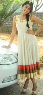 Regina Cassandra feet photo thumbnail