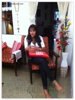 Regina Cassandra feet photo thumbnail