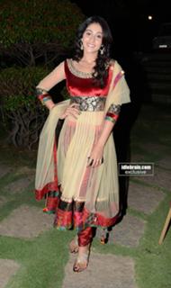 Regina Cassandra feet photo thumbnail