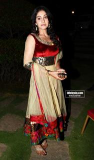 Regina Cassandra feet photo thumbnail