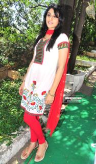 Regina Cassandra feet photo thumbnail