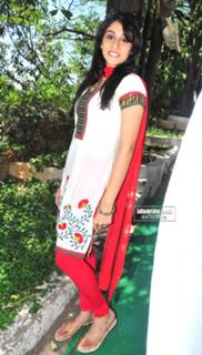 Regina Cassandra feet photo thumbnail