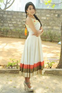 Regina Cassandra feet photo thumbnail