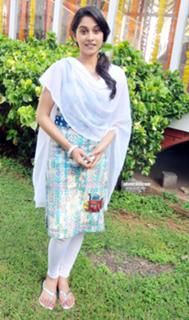 Regina Cassandra feet photo thumbnail