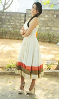 Regina Cassandra feet photo thumbnail