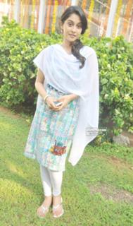 Regina Cassandra feet photo thumbnail