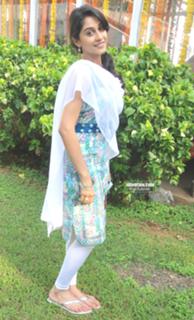 Regina Cassandra feet photo thumbnail