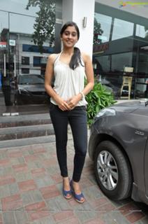 Regina Cassandra feet photo thumbnail