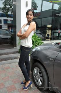 Regina Cassandra feet photo thumbnail