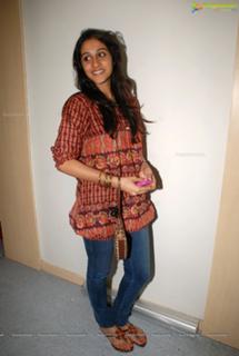 Regina Cassandra feet photo thumbnail