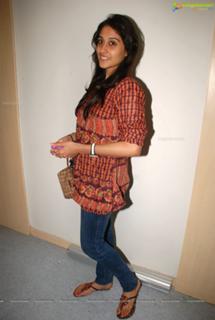 Regina Cassandra feet photo thumbnail