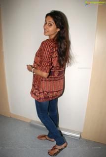 Regina Cassandra feet photo thumbnail