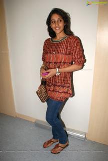 Regina Cassandra feet photo thumbnail