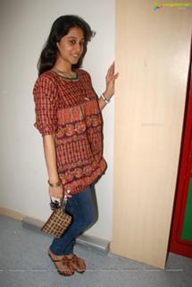 Regina Cassandra feet photo thumbnail