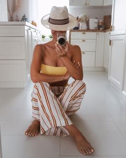 Regina Dukai feet photo 3