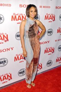 Regina Hall feet photo thumbnail