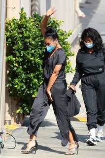 Regina Hall feet photo thumbnail