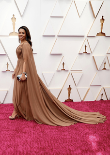 Regina Hall feet photo thumbnail