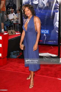 Regina King feet photo thumbnail