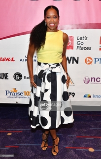 Regina King feet photo thumbnail