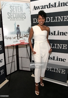 Regina King feet photo thumbnail