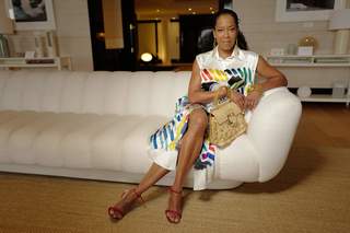 Regina King feet photo thumbnail