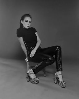 Regina Pavón feet photo 17