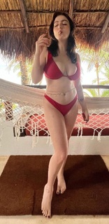 Regina Pavón feet photo 13