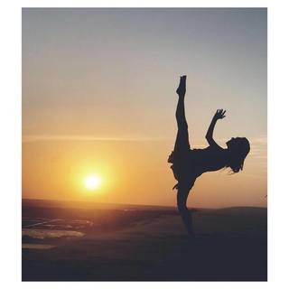 Regina Todorenko feet photo thumbnail