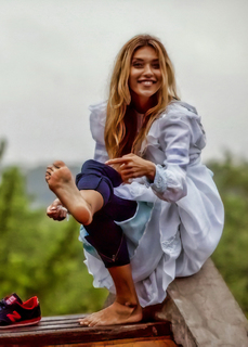 Regina Todorenko feet photo thumbnail