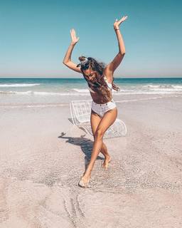 Regina Todorenko feet photo thumbnail