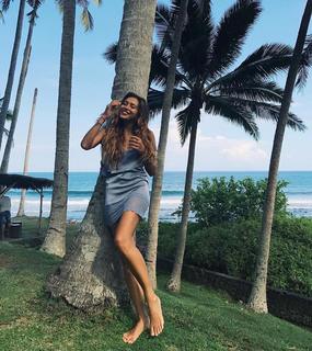 Regina Todorenko feet photo thumbnail