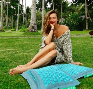 Regina Todorenko feet photo thumbnail