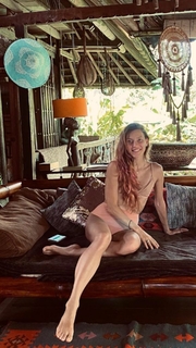 Regina Todorenko feet photo thumbnail