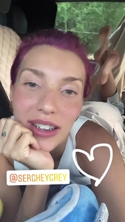 Regina Todorenko feet photo thumbnail