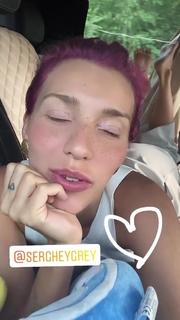 Regina Todorenko feet photo thumbnail