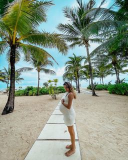 Regina Todorenko feet photo thumbnail