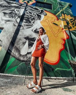 Regina Todorenko feet photo thumbnail