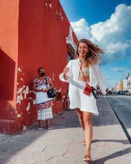 Regina Todorenko feet photo thumbnail